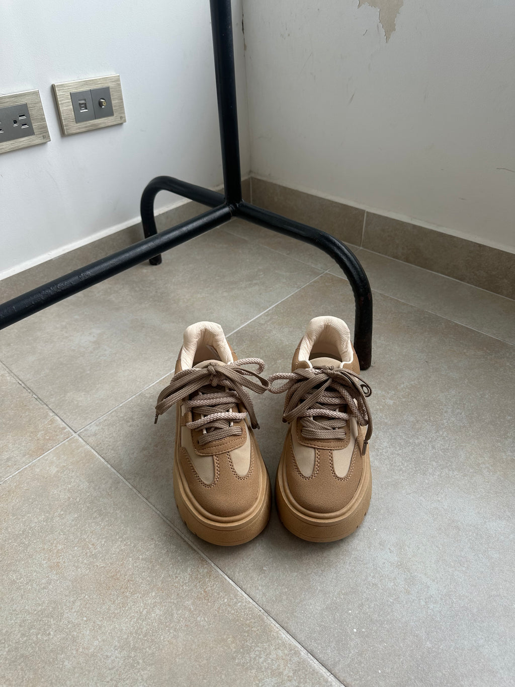 MOCCA VELVET EN CUERO
