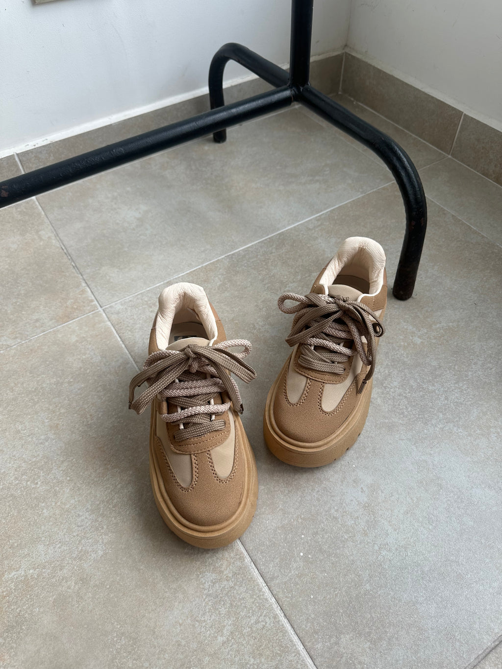 MOCCA VELVET EN CUERO